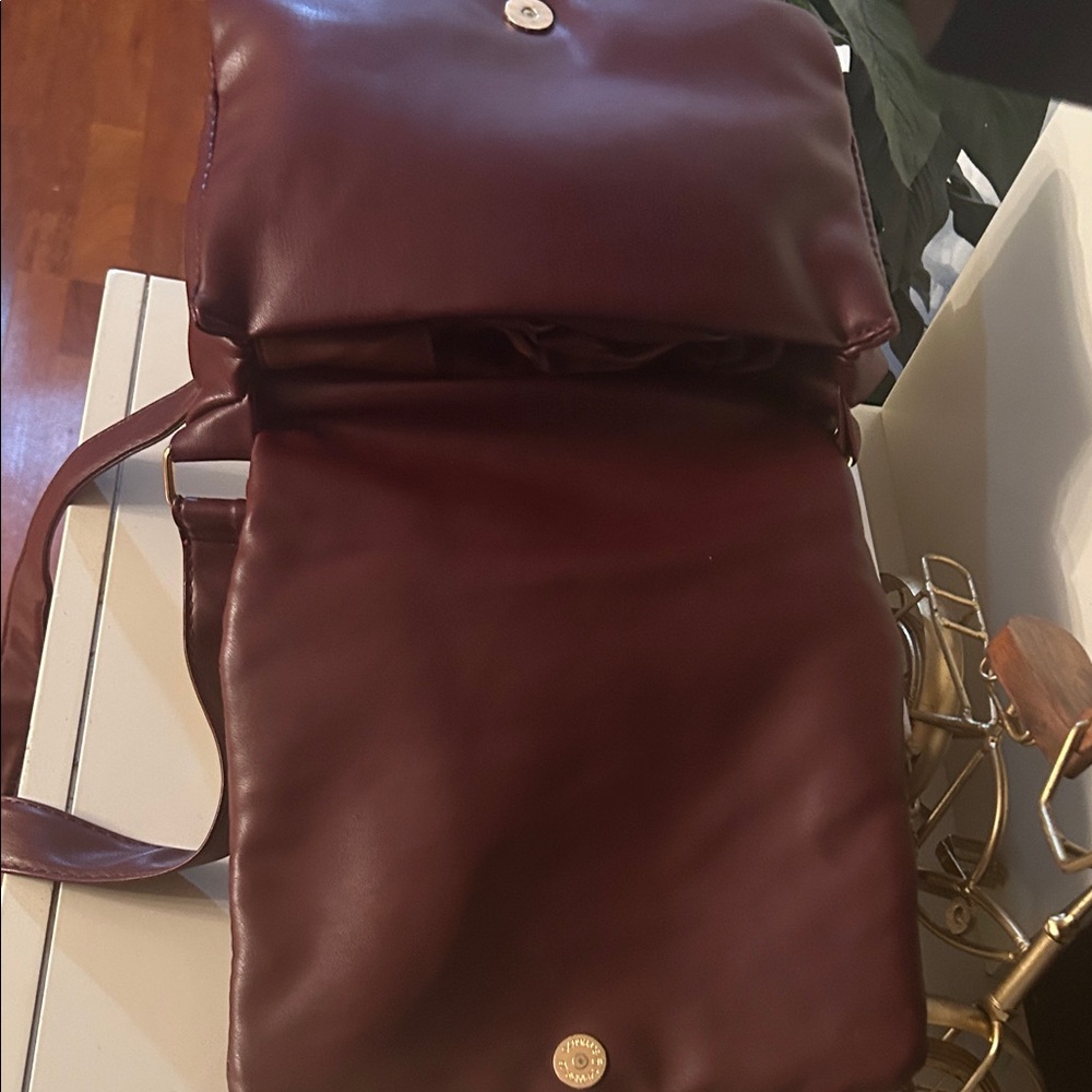 Primark Burgundy Shoulder Bag with Gold Chain NWOT - Picture 7 of 7